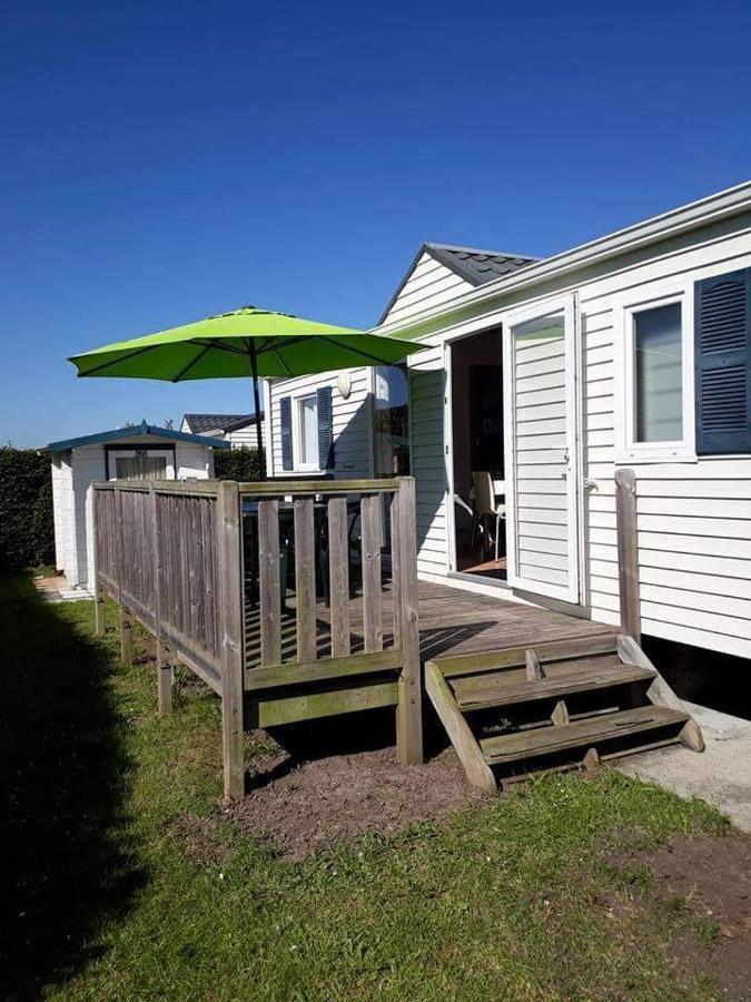 Luxueuze Stacaravan In Bredene Met Eigen Terras En Tuintje Exterior foto